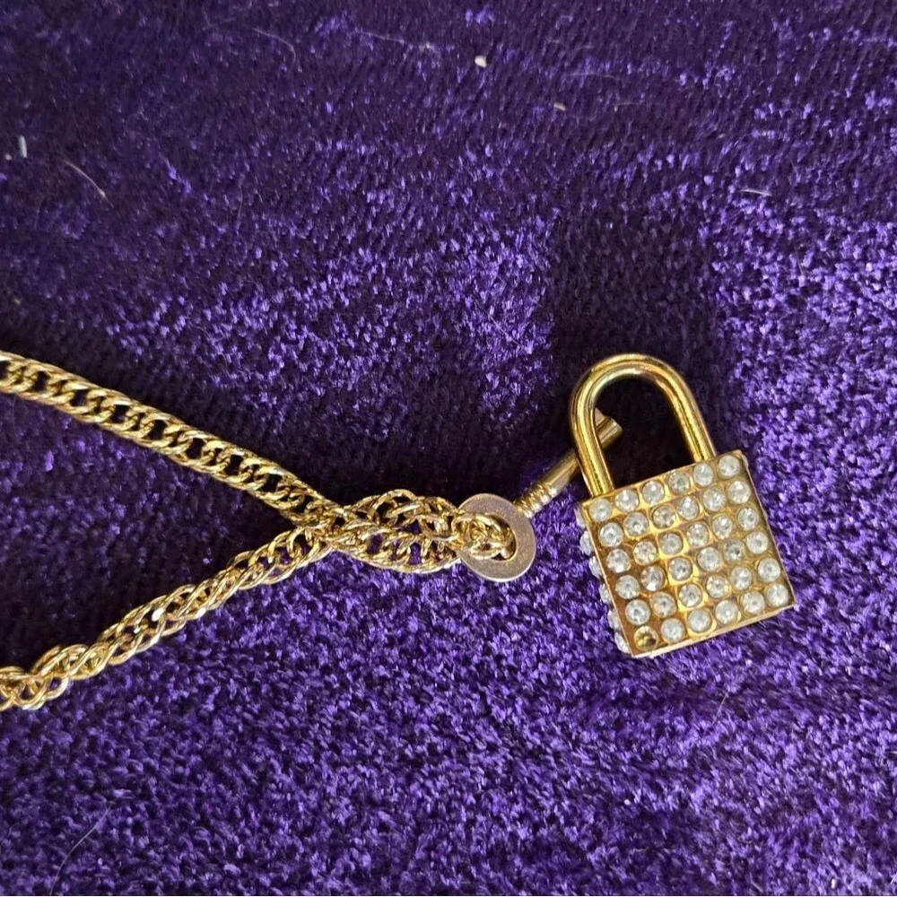 Unbranded elegant gold